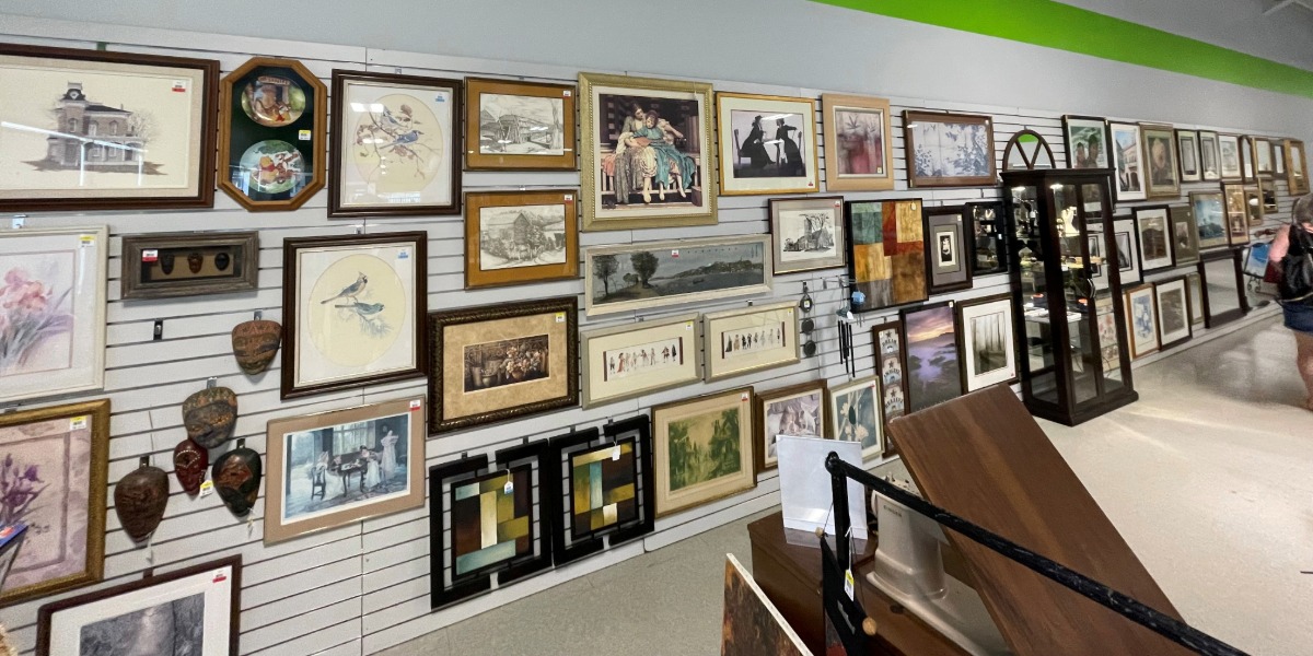 Mission Thrift Store • Barrie photo 2