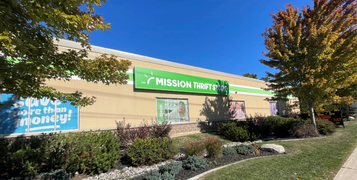 Mission Thrift Store • Barrie photo 5